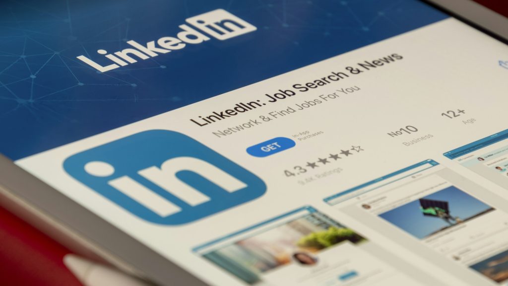 Profilul De Linkedin: Un Pas Mai Aproape De Angajare