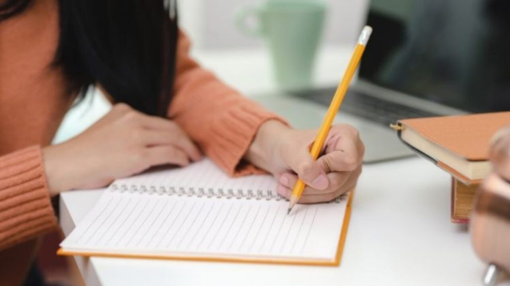 Textul Argumentativ: Model, Exemple, Structură pentru BAC